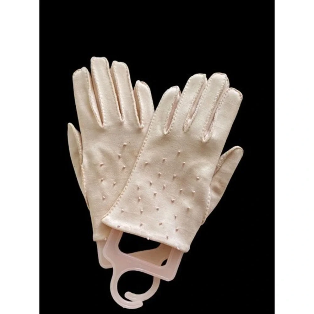 Vintage 1950’s Pink Cotton Wrist Length Gloves Beaded